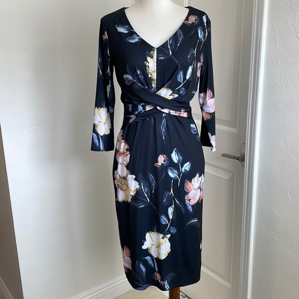 EUC T Tahari floral dress
